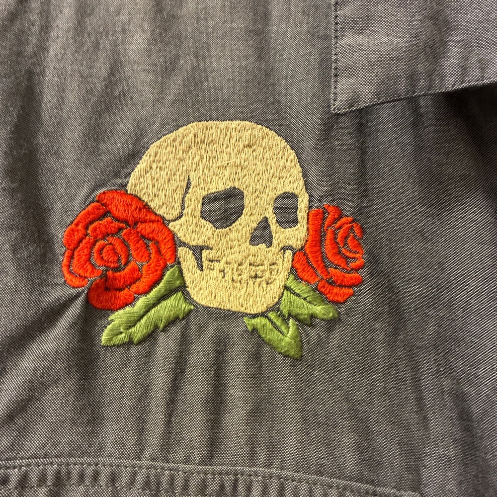 Howler Brothers Gray Skull & Begonias Embroidered Shirt - Picture 3 of 7